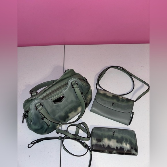 Simply Vera Vera Wang Olive and Black Shoulder Bag Trio - Picture 1 of 16